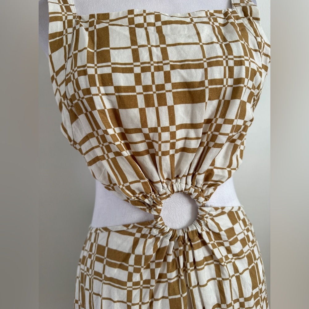 Hansen + Gretel Paros maxi dress in a gold and white geometric print medium - Picture 4 of 7